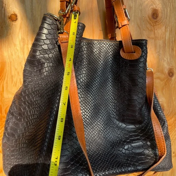 Borse In Pelle genuine leather textured purse - made in Italy - Navy